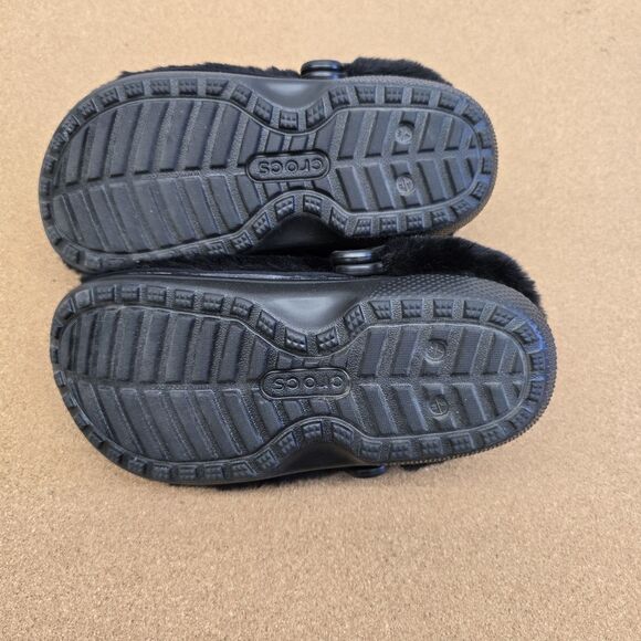 Crocs Clog Women's 7 Black Classic Fur Sure Shearling Fur Lined Slip-On (S2) - Picture 7 of 9